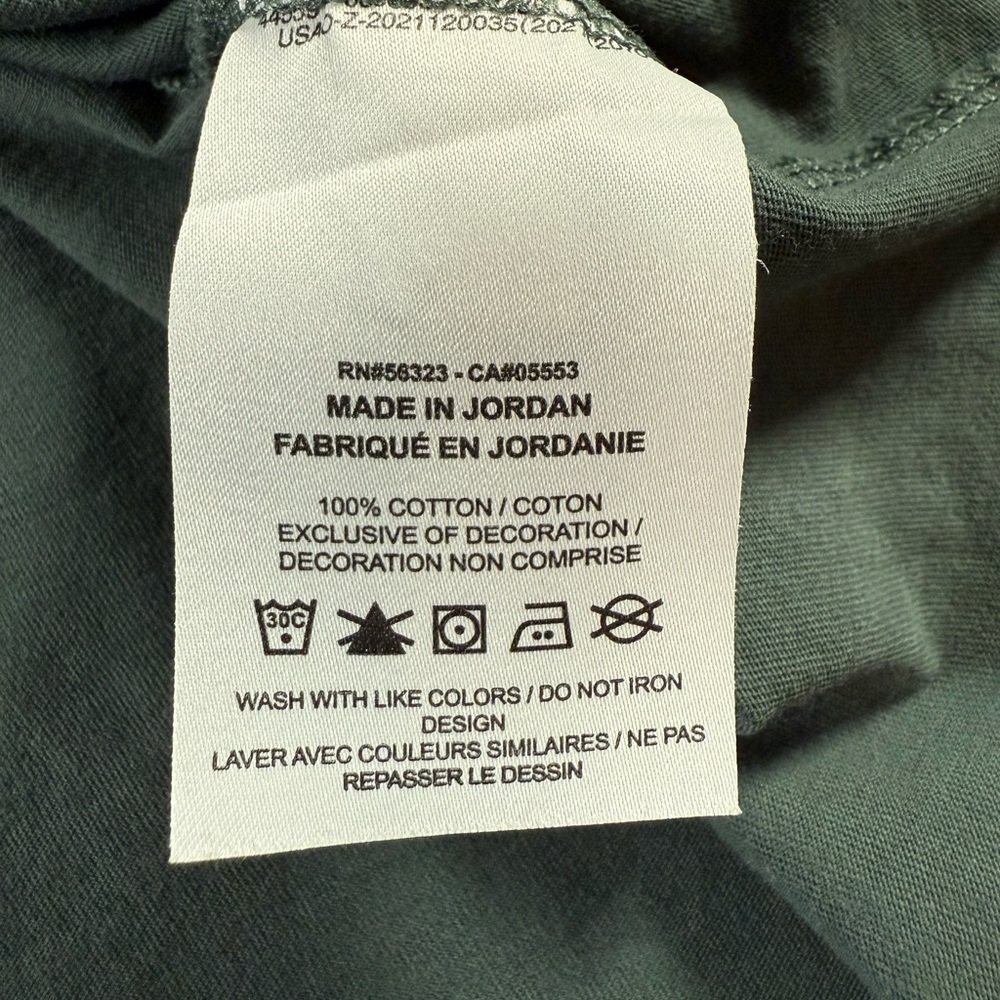 The Nike Tee Women's Long Sleeve - Picture 5 of 6